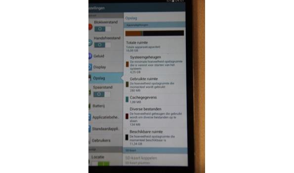 tablet pc SAMSUNG SM-T310, cap 16Gb, met gebruikssporen wo krassen, zonder lader, paswoord niet gekend, werking niet gekend